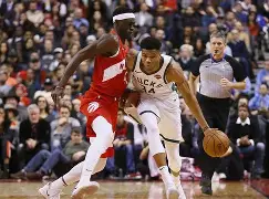 雄鹿队在关键时刻发挥出色，战胜对手(雄鹿队在关键时刻发挥出色,战胜对手的作用)