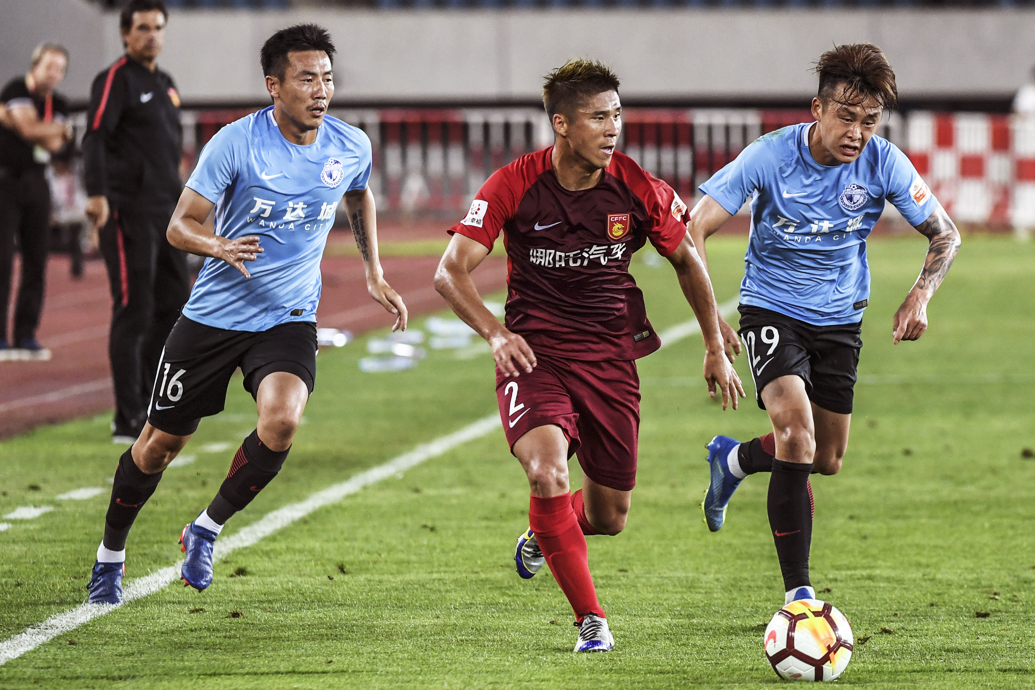 C7娱乐官方网站-关于大连一方失分惨痛，中超保级前路坎坷的信息